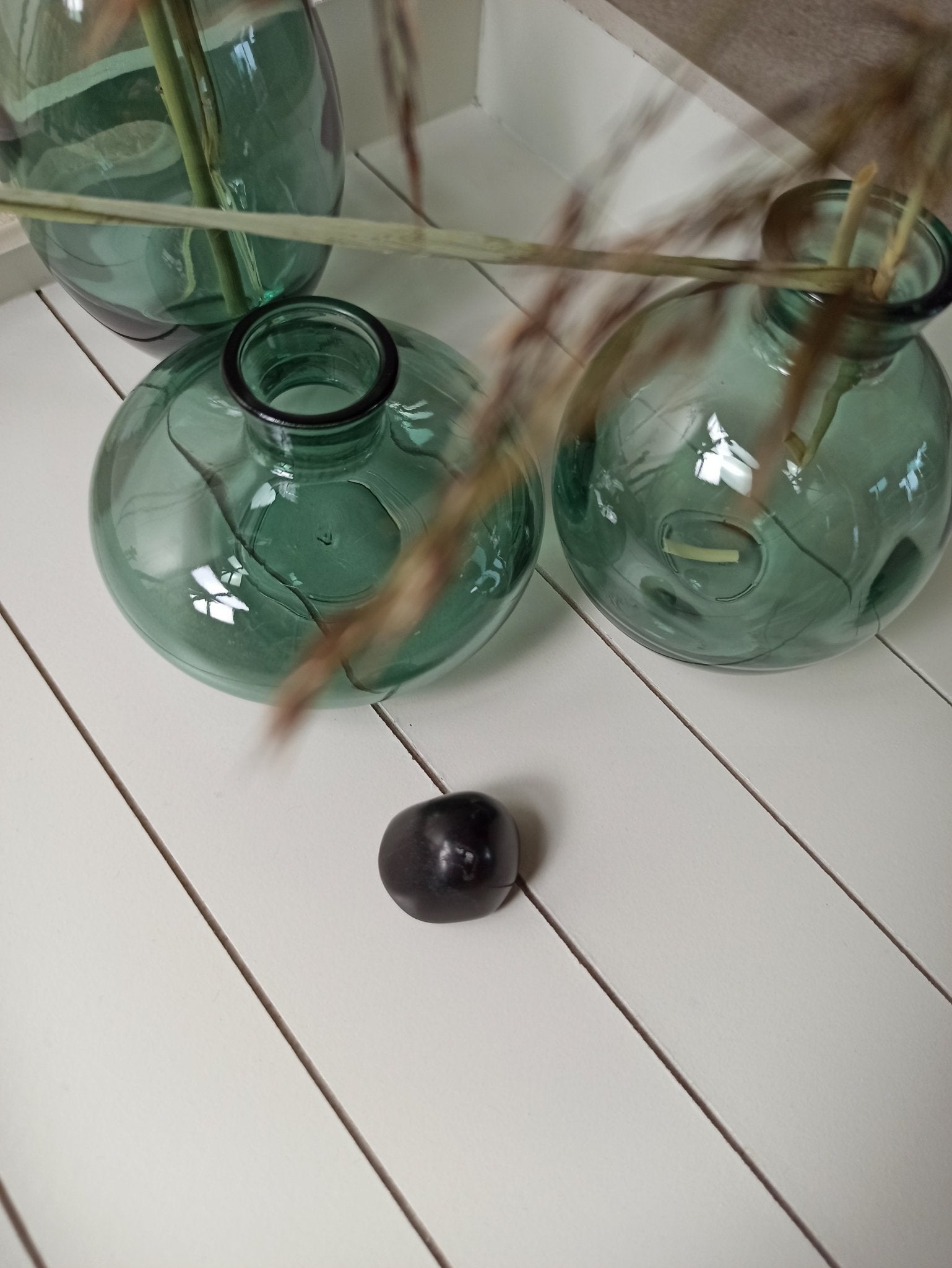 Lemurische Jade trommelstenen – curated crystal by Marga Jacobs | rust, symboliek en intuïtieve zelfzorg