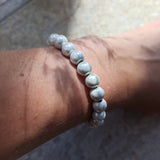 Magneet edelsteen armband | 8 mm – curated crystal by Marga Jacobs | rust, symboliek en intuïtieve zelfzorg