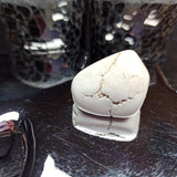 Magnesiet trommelstenen – curated crystal by Marga Jacobs | rust, symboliek en intuïtieve zelfzorg