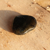 Magnetiet trommelstenen – curated crystal by Marga Jacobs | rust, symboliek en intuïtieve zelfzorg