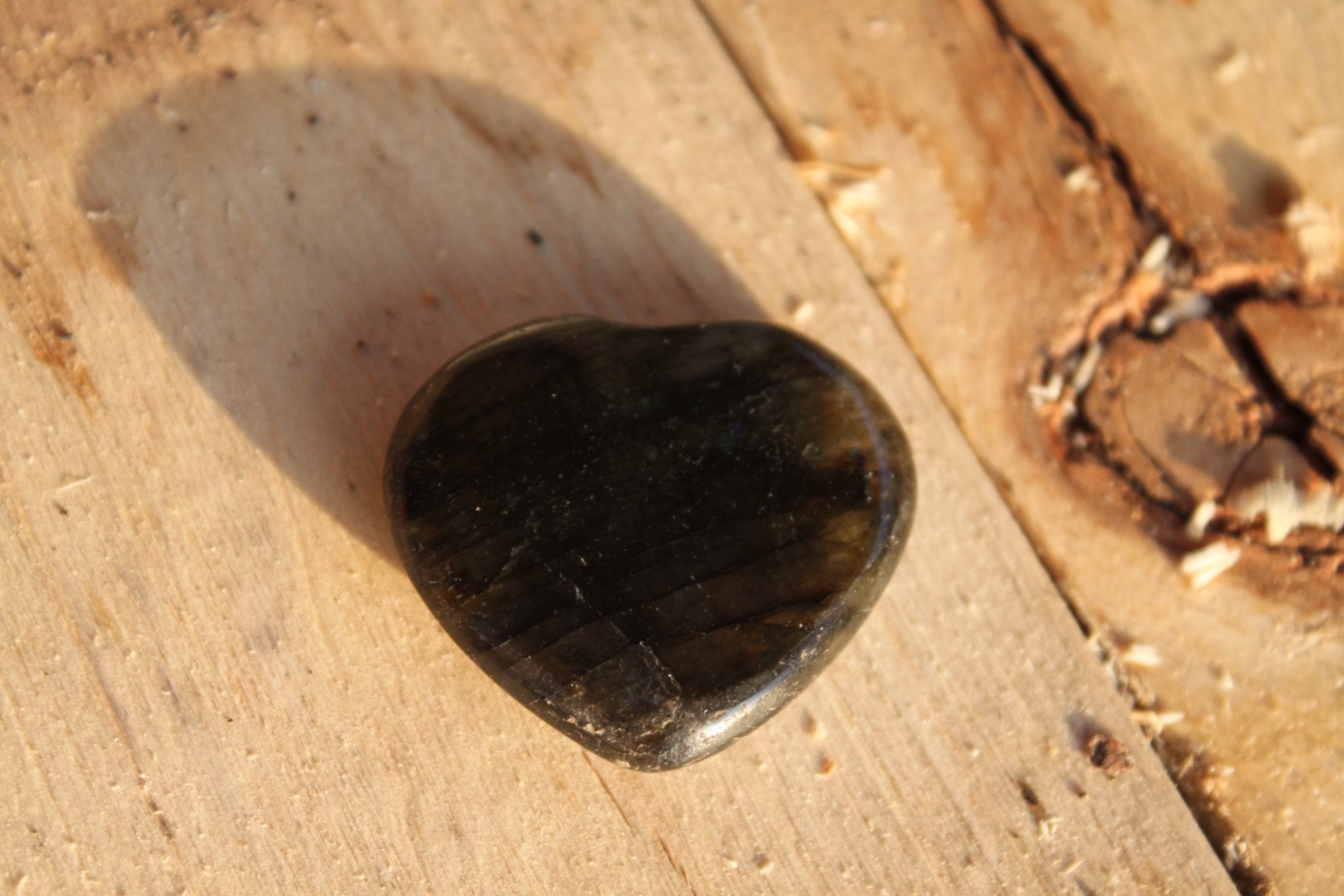 Magnetiet trommelstenen – curated crystal by Marga Jacobs | rust, symboliek en intuïtieve zelfzorg