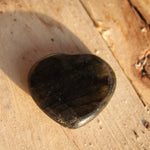 Magnetiet trommelstenen – curated crystal by Marga Jacobs | rust, symboliek en intuïtieve zelfzorg