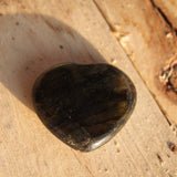 Magnetiet trommelstenen – curated crystal by Marga Jacobs | rust, symboliek en intuïtieve zelfzorg