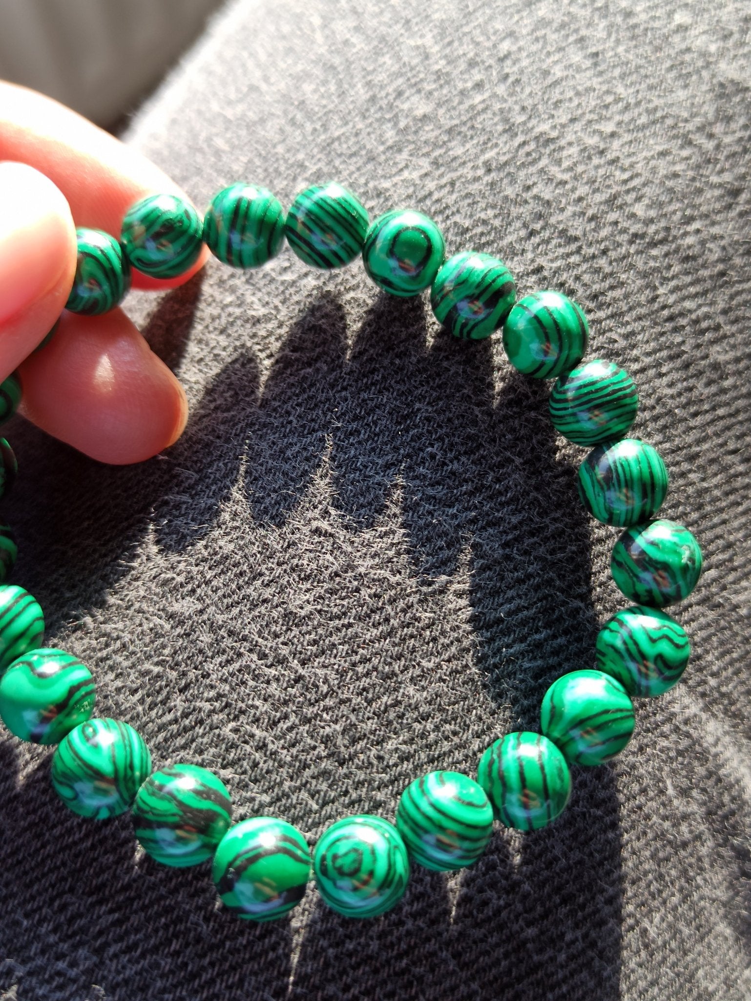 Malachiet edelsteen armband | 8 mm – curated crystal by Marga Jacobs | rust, symboliek en intuïtieve zelfzorg