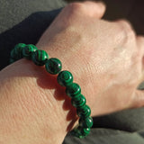 Malachiet edelsteen armband | 8 mm – curated crystal by Marga Jacobs | rust, symboliek en intuïtieve zelfzorg