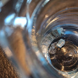 Moedig voorwaarts edelsteenwaterset – curated crystal by Marga Jacobs | rust, symboliek en intuïtieve zelfzorg