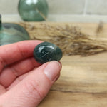 Mosagaat trommelstenen – curated crystal by Marga Jacobs | rust, symboliek en intuïtieve zelfzorg