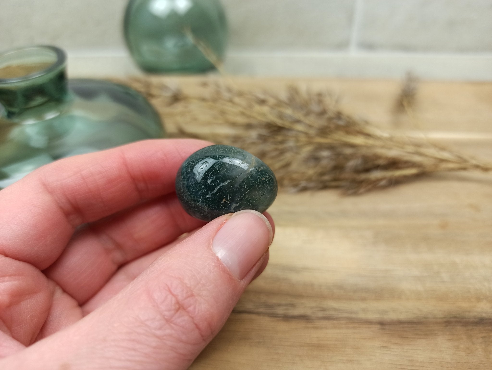 Mosagaat trommelstenen – curated crystal by Marga Jacobs | rust, symboliek en intuïtieve zelfzorg