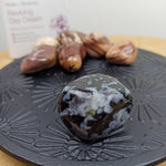 Mystic Merliniet trommelstenen – curated crystal by Marga Jacobs | rust, symboliek en intuïtieve zelfzorg