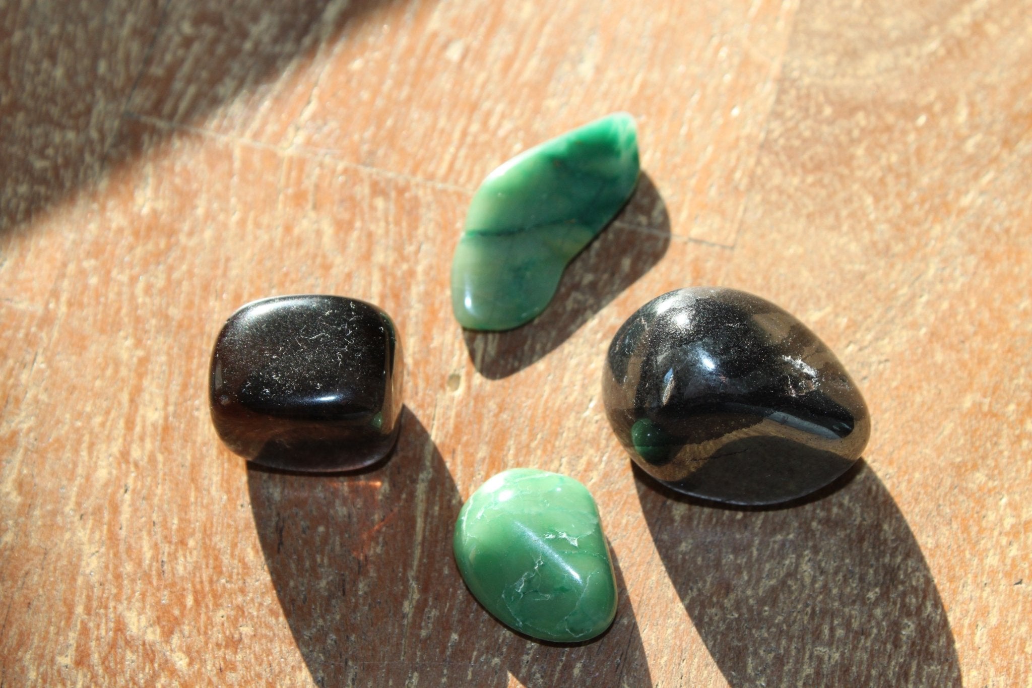 Nefriet trommelstenen – curated crystal by Marga Jacobs | rust, symboliek en intuïtieve zelfzorg