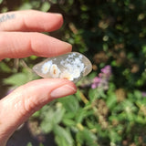 Opaal trommelstenen – curated crystal by Marga Jacobs | rust, symboliek en intuïtieve zelfzorg