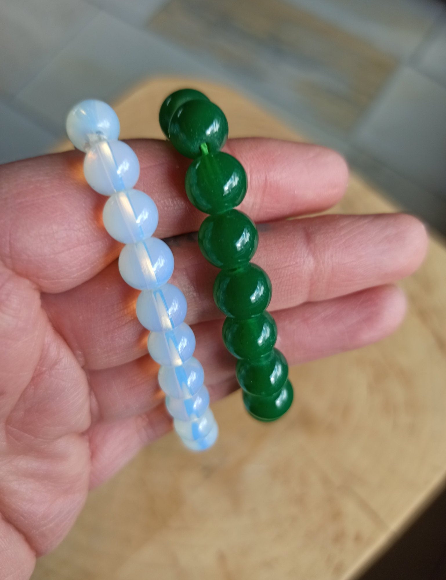 Opaliet edelsteen armband | 8 mm – curated crystal by Marga Jacobs | rust, symboliek en intuïtieve zelfzorg