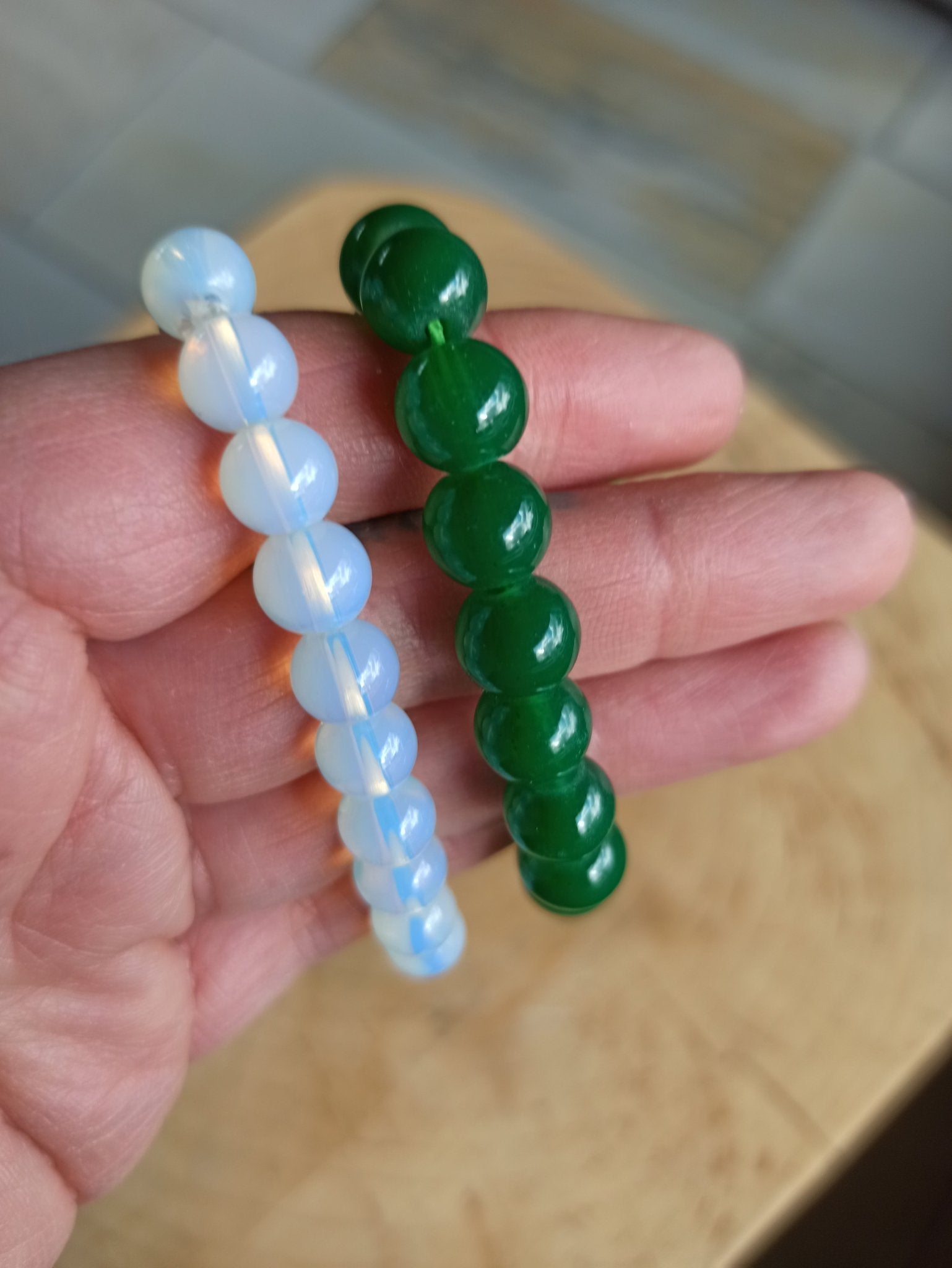 Opaliet edelsteen armband | 8 mm – curated crystal by Marga Jacobs | rust, symboliek en intuïtieve zelfzorg