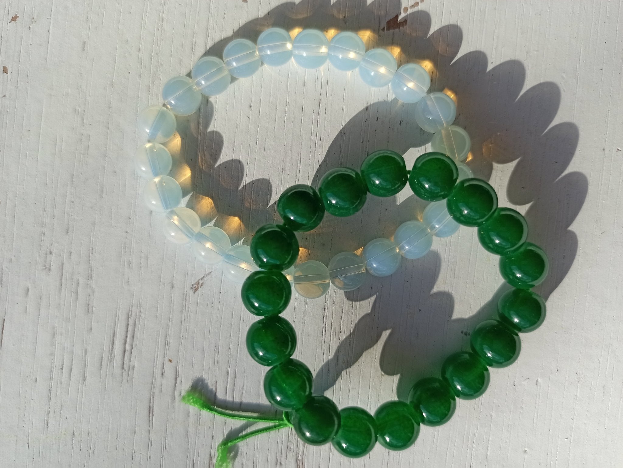 Opaliet edelsteen armband | 8 mm – curated crystal by Marga Jacobs | rust, symboliek en intuïtieve zelfzorg