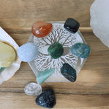 Oplaadsteen levensboom wit | zeskant – curated crystal by Marga Jacobs | rust, symboliek en intuïtieve zelfzorg