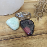 Overkom angst edelstenensetje – curated crystal by Marga Jacobs | rust, symboliek en intuïtieve zelfzorg