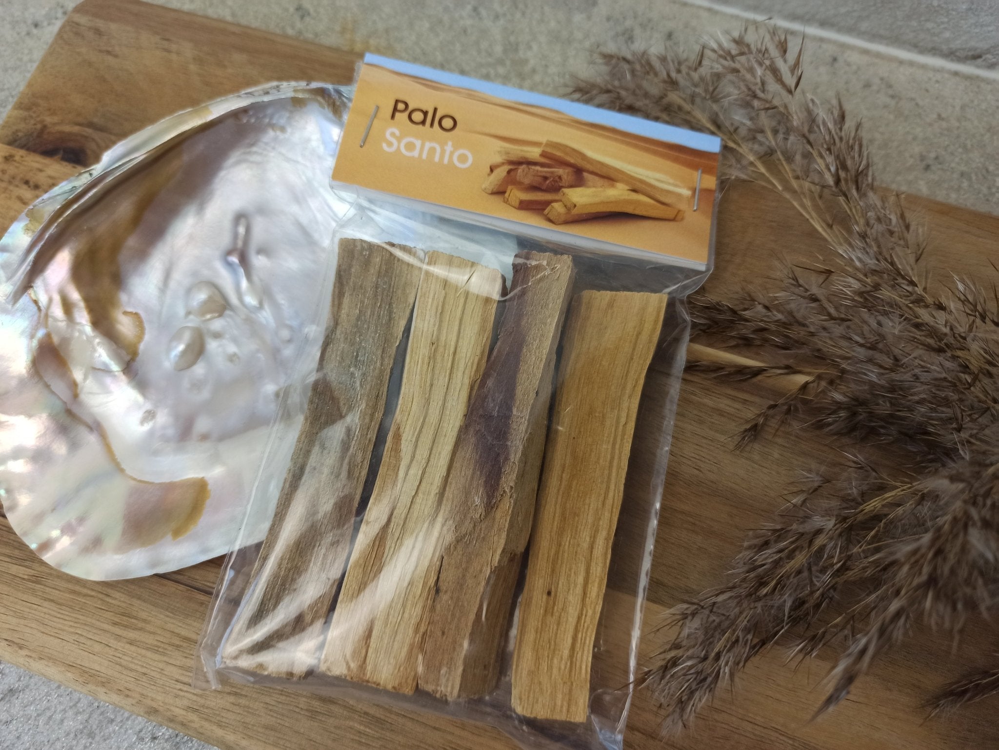 Palo Santo zakje – curated crystal by Marga Jacobs | rust, symboliek en intuïtieve zelfzorg