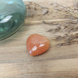 Rode aventurijn hart | 3 cm – curated crystal by Marga Jacobs | rust, symboliek en intuïtieve zelfzorg