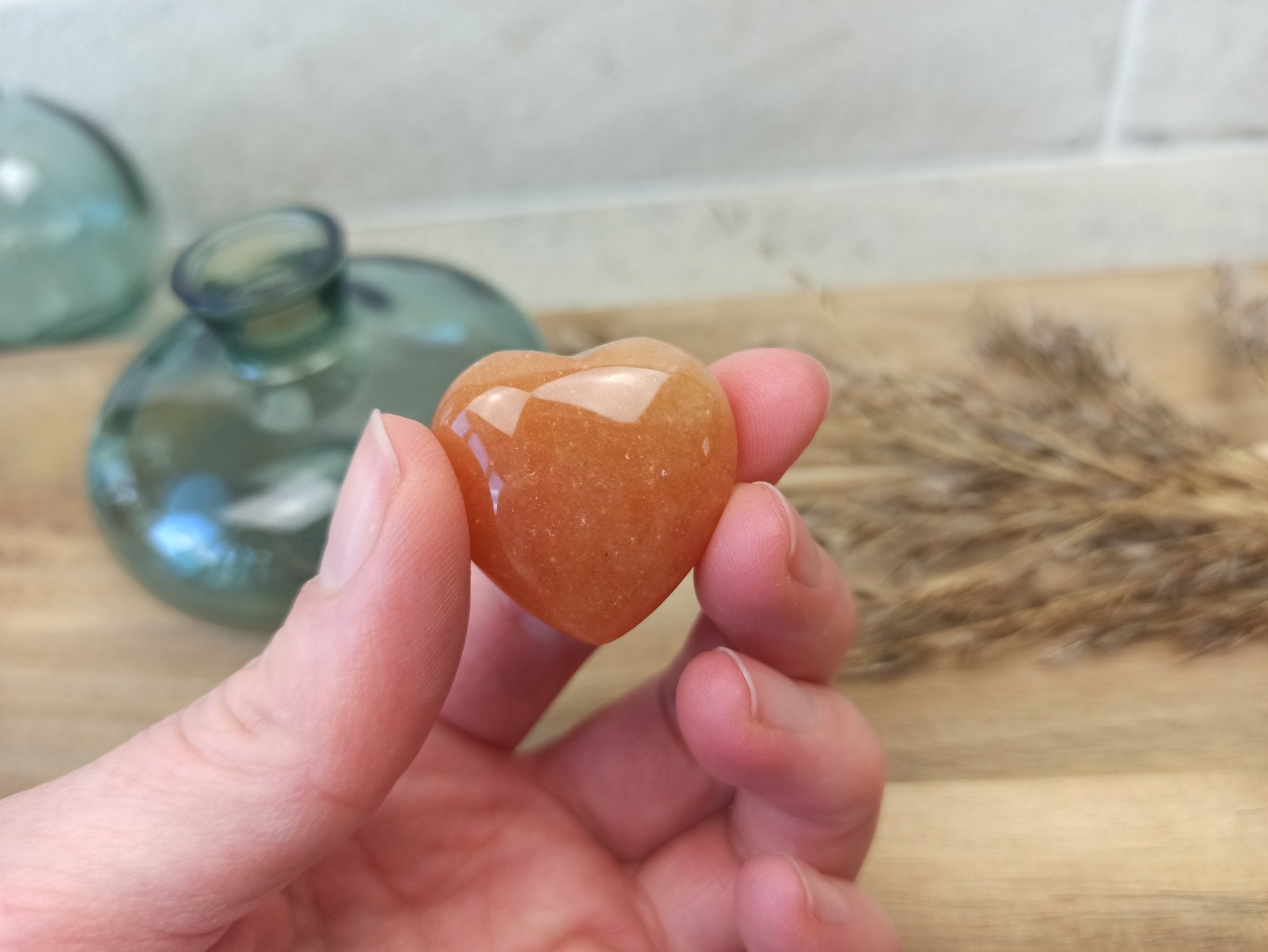 Rode aventurijn hart | 3 cm – curated crystal by Marga Jacobs | rust, symboliek en intuïtieve zelfzorg