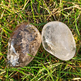 Rookkwarts trommelstenen – curated crystal by Marga Jacobs | rust, symboliek en intuïtieve zelfzorg