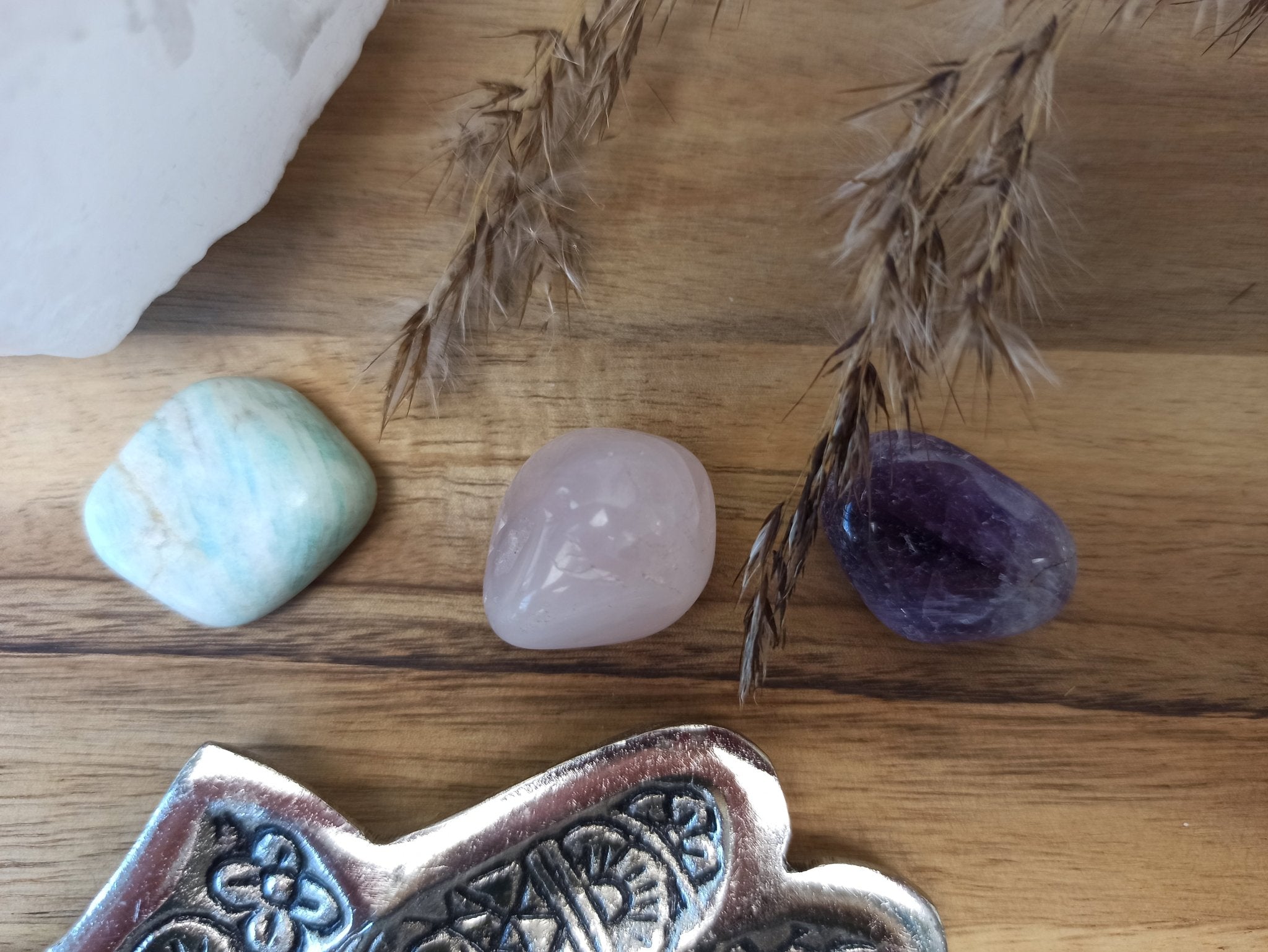 Rouw & verlies edelstenensetje – curated crystal by Marga Jacobs | rust, symboliek en intuïtieve zelfzorg