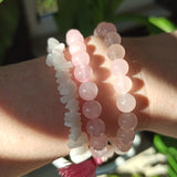 Rozenkwarts edelsteen armband | 8 mm – curated crystal by Marga Jacobs | rust, symboliek en intuïtieve zelfzorg