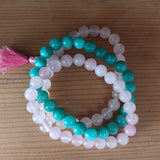 Rozenkwarts edelsteen armband met flosje | 8 mm – curated crystal by Marga Jacobs | rust, symboliek en intuïtieve zelfzorg