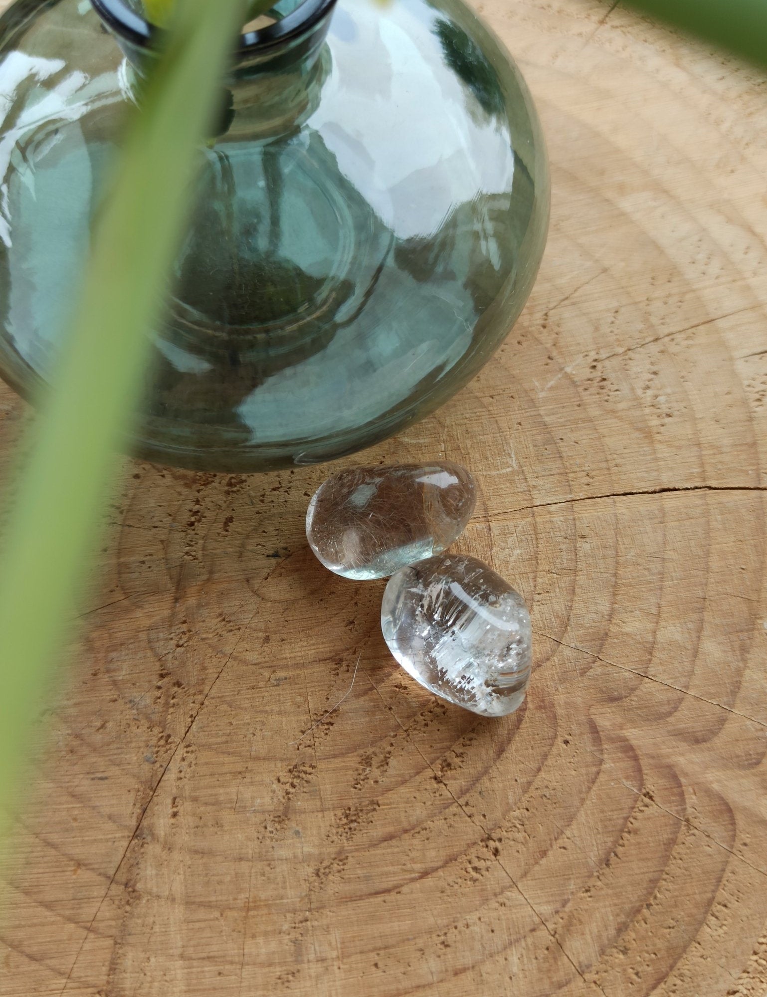 Rutielkwarts trommelstenen – curated crystal by Marga Jacobs | rust, symboliek en intuïtieve zelfzorg