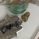 Ryoliet trommelstenen – curated crystal by Marga Jacobs | rust, symboliek en intuïtieve zelfzorg