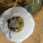 Schalenblende trommelstenen – curated crystal by Marga Jacobs | rust, symboliek en intuïtieve zelfzorg