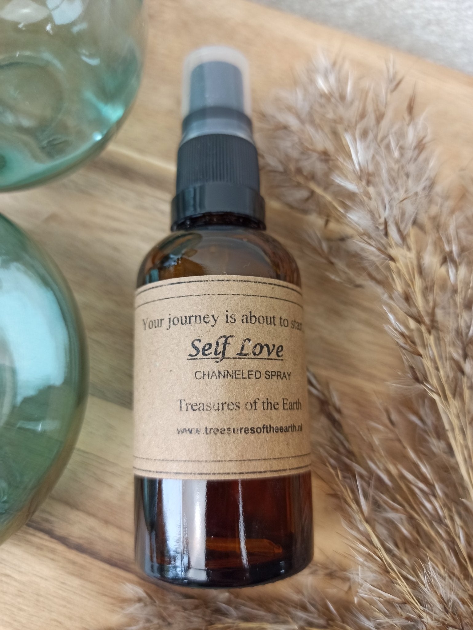 Self Love Spray – curated crystal by Marga Jacobs | rust, symboliek en intuïtieve zelfzorg