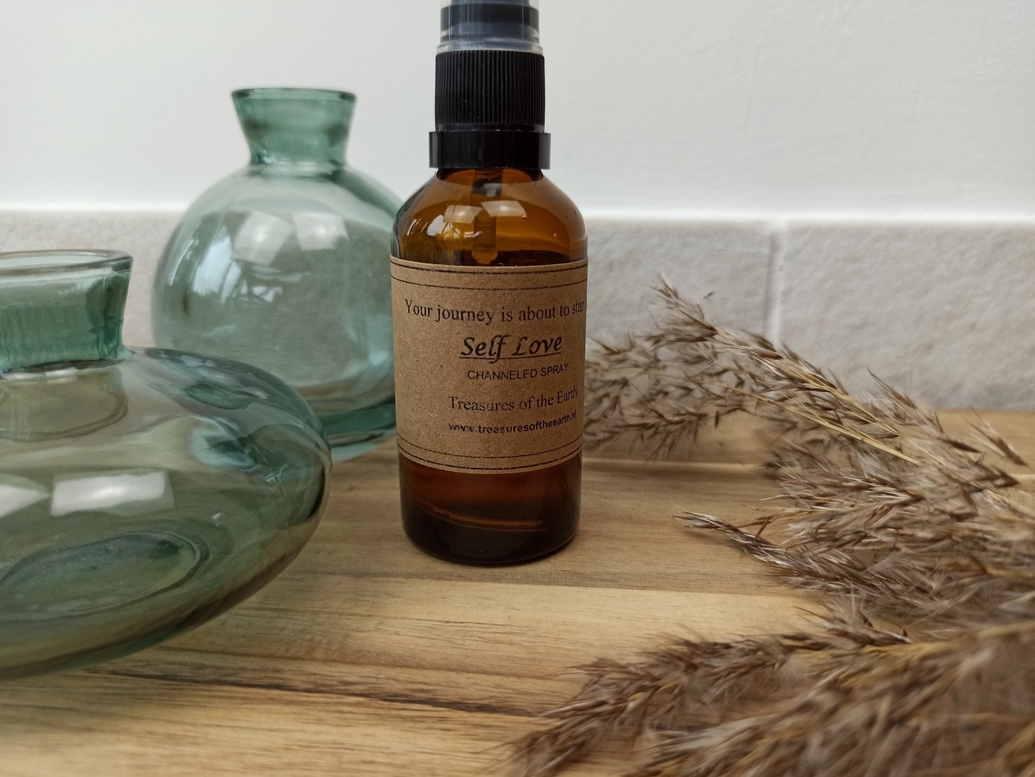 Self Love Spray – curated crystal by Marga Jacobs | rust, symboliek en intuïtieve zelfzorg