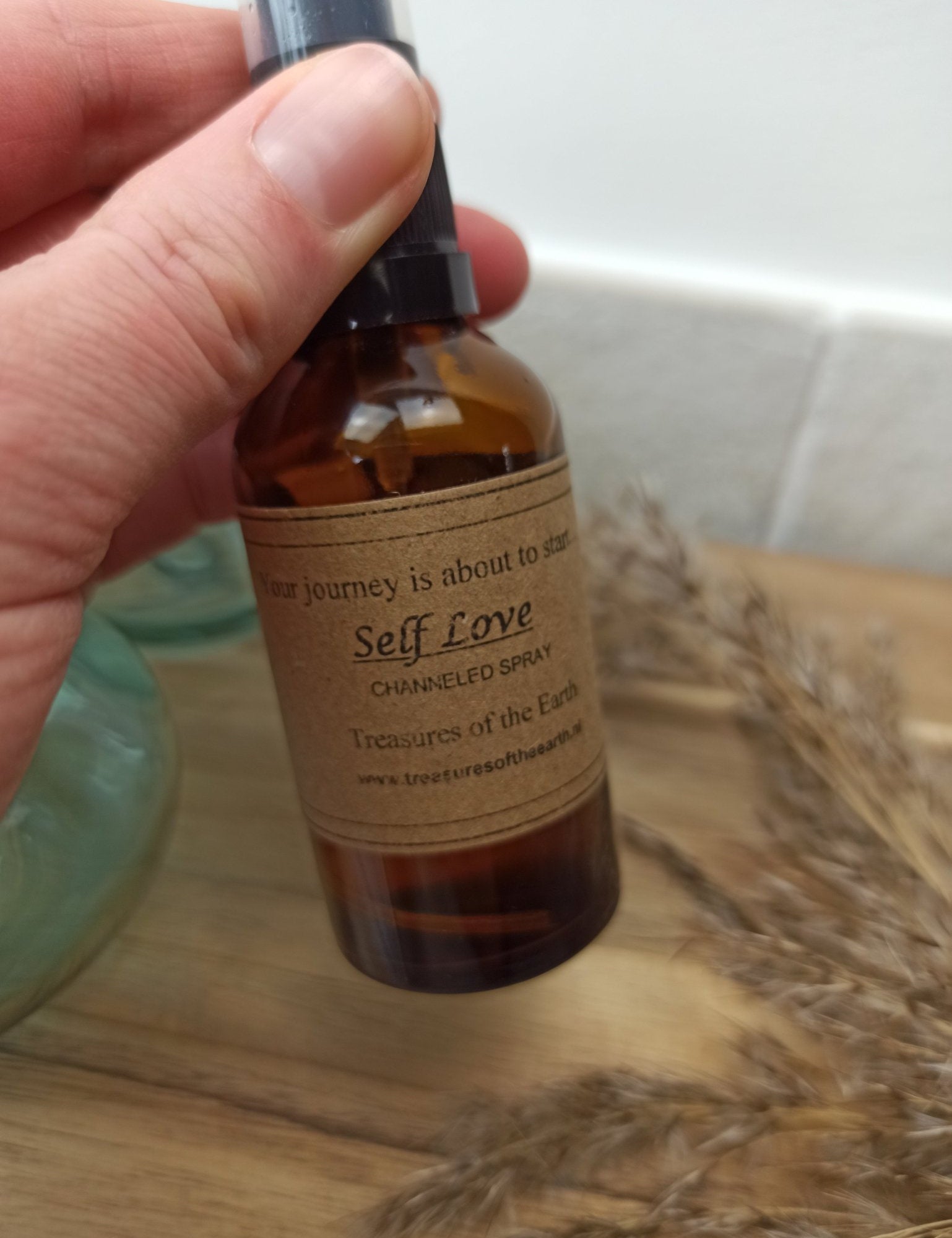 Self Love Spray – curated crystal by Marga Jacobs | rust, symboliek en intuïtieve zelfzorg