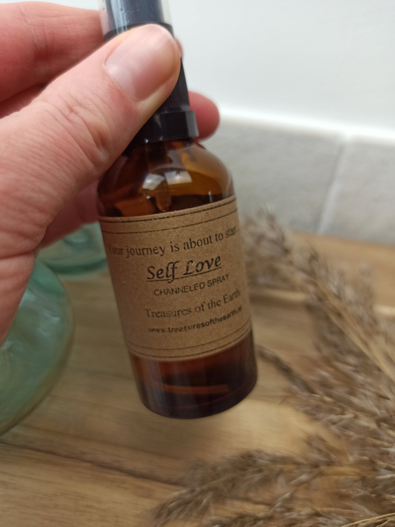 Self Love Spray – curated crystal by Marga Jacobs | rust, symboliek en intuïtieve zelfzorg