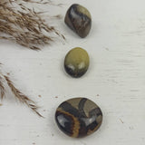 Septarian trommelstenen – curated crystal by Marga Jacobs | rust, symboliek en intuïtieve zelfzorg