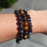 Sneeuwvlok obsidiaan edelsteen armband split met flosje – curated crystal by Marga Jacobs | rust, symboliek en intuïtieve zelfzorg
