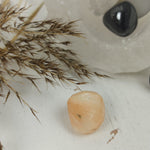 Stilbiet trommelstenen – curated crystal by Marga Jacobs | rust, symboliek en intuïtieve zelfzorg