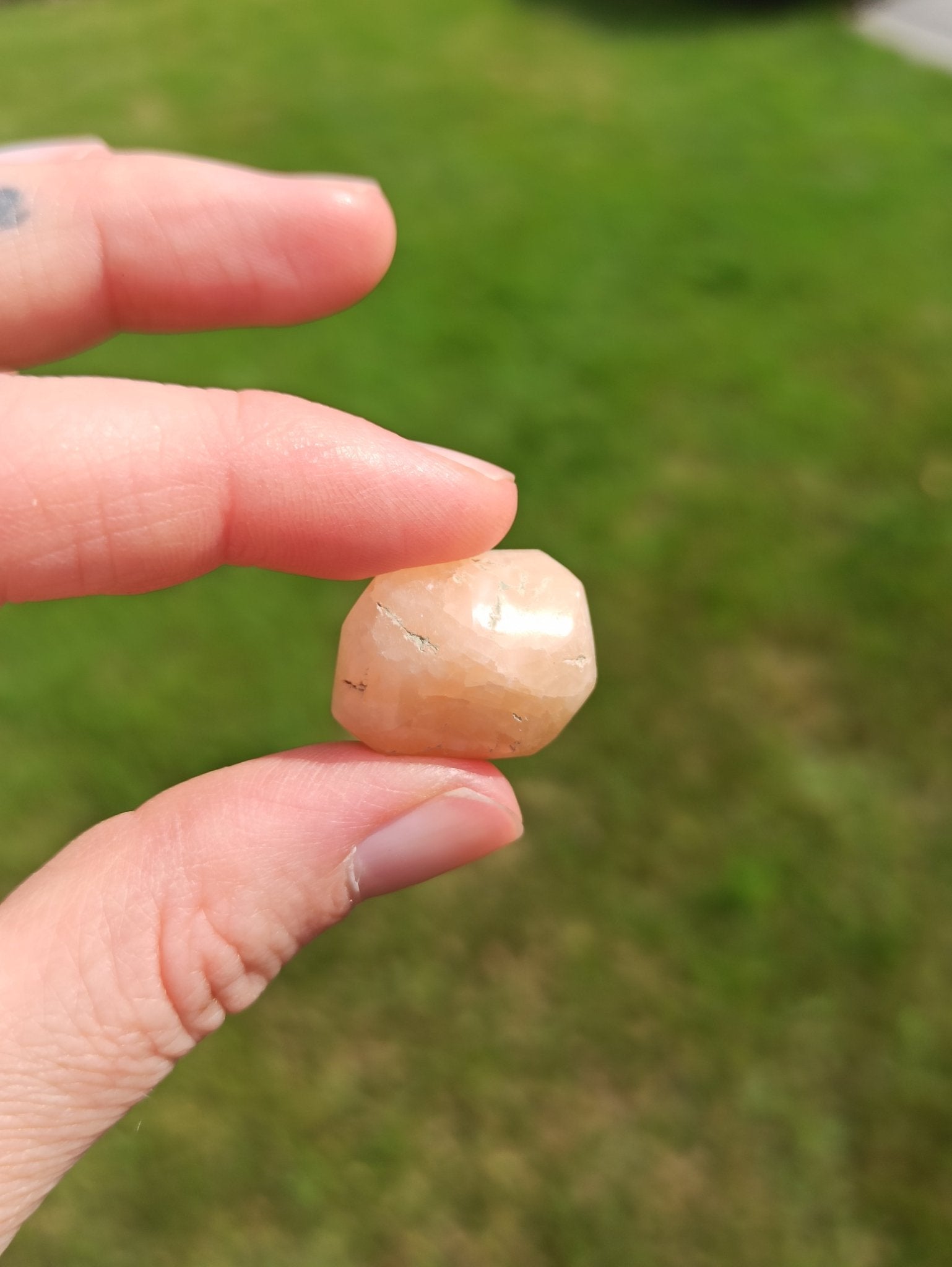 Stilbiet trommelstenen – curated crystal by Marga Jacobs | rust, symboliek en intuïtieve zelfzorg