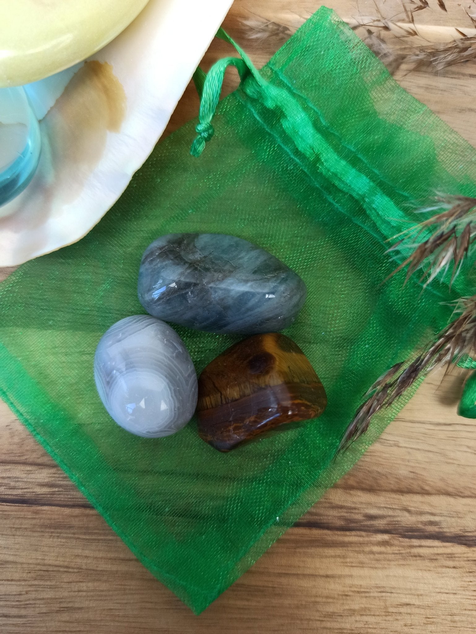 Succes edelstenensetje – curated crystal by Marga Jacobs | rust, symboliek en intuïtieve zelfzorg