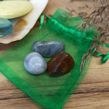 Succes edelstenensetje – curated crystal by Marga Jacobs | rust, symboliek en intuïtieve zelfzorg