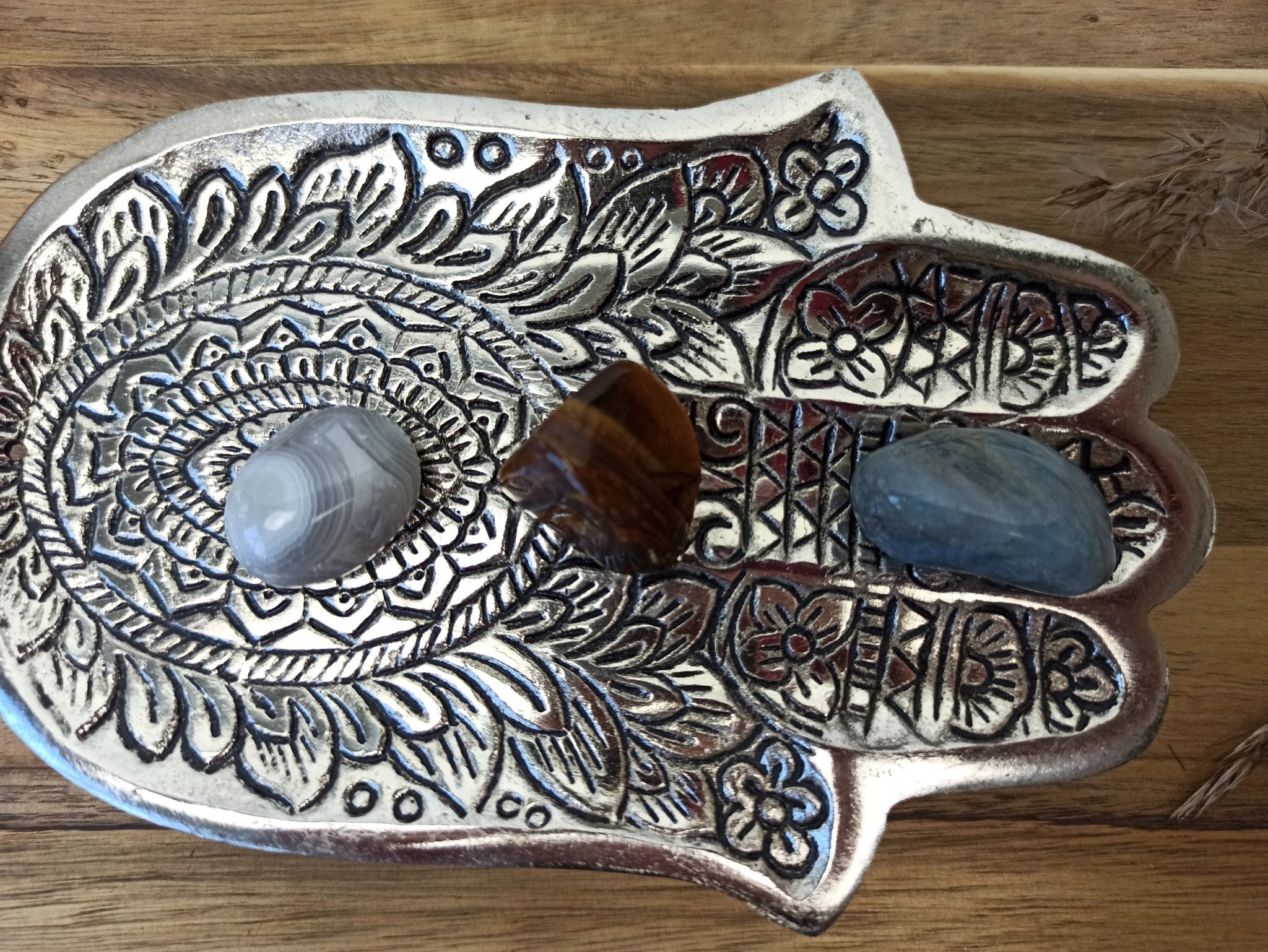 Succes edelstenensetje – curated crystal by Marga Jacobs | rust, symboliek en intuïtieve zelfzorg