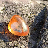 Sunshine Aura trommelstenen – curated crystal by Marga Jacobs | rust, symboliek en intuïtieve zelfzorg