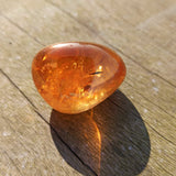 Sunshine Aura trommelstenen – curated crystal by Marga Jacobs | rust, symboliek en intuïtieve zelfzorg
