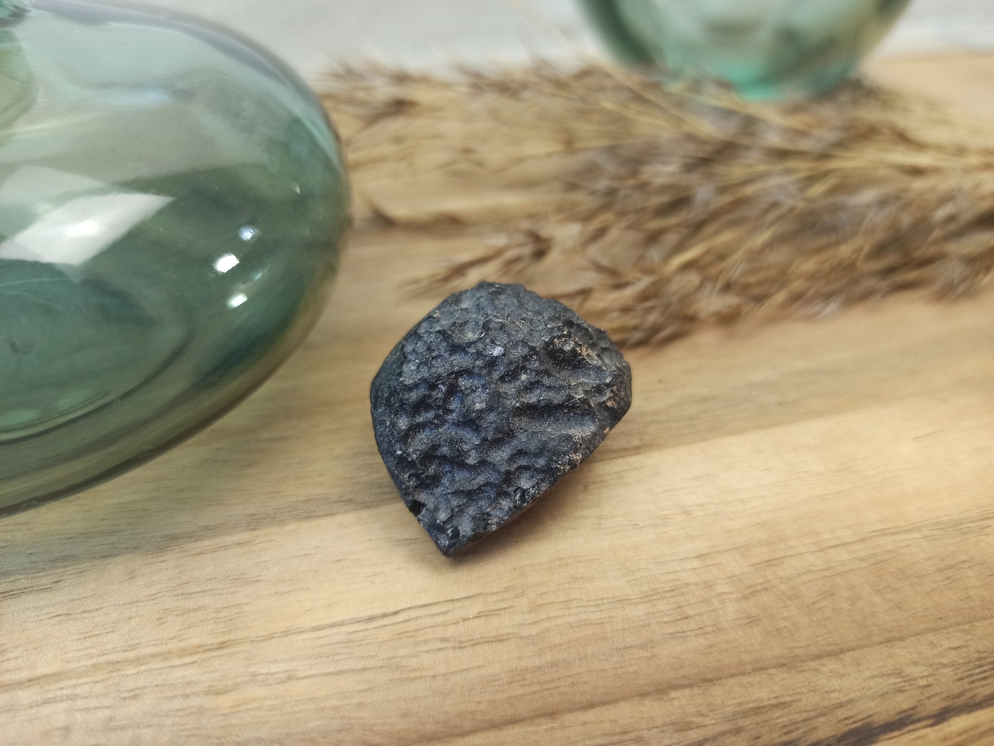 Tektiet | ruw – curated crystal by Marga Jacobs | rust, symboliek en intuïtieve zelfzorg