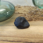 Tektiet | ruw – curated crystal by Marga Jacobs | rust, symboliek en intuïtieve zelfzorg