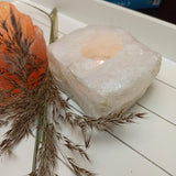 Theelichthouder Bergkristal (wit) – curated crystal by Marga Jacobs | rust, symboliek en intuïtieve zelfzorg