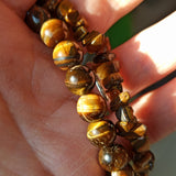 Tijgeroog edelsteen armband | 8 mm – curated crystal by Marga Jacobs | rust, symboliek en intuïtieve zelfzorg