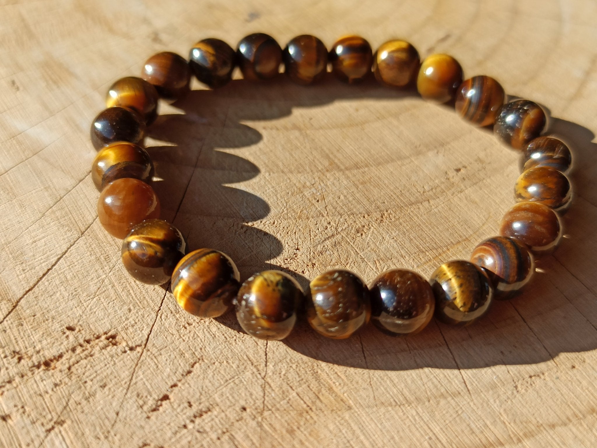 Tijgeroog edelsteen armband | 8 mm – curated crystal by Marga Jacobs | rust, symboliek en intuïtieve zelfzorg