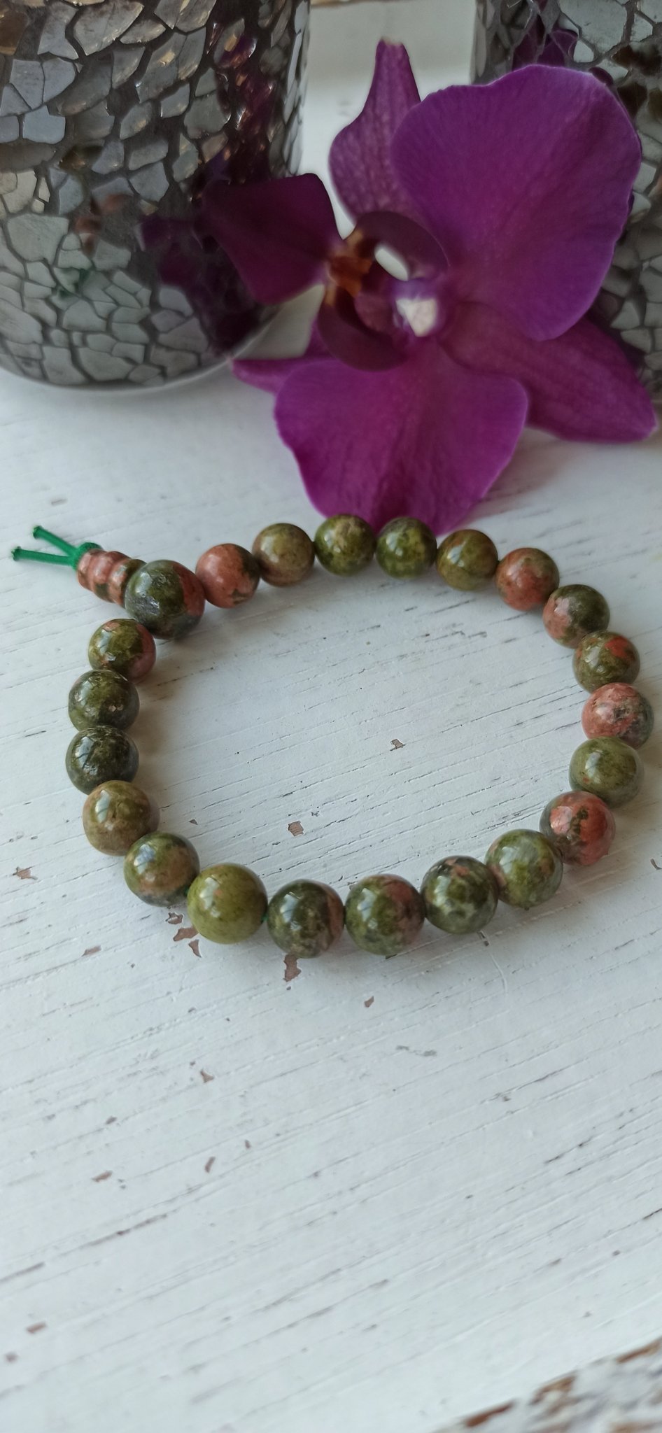 Unakiet edelsteen armband | 8 mm – curated crystal by Marga Jacobs | rust, symboliek en intuïtieve zelfzorg