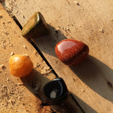 Unakiet trommelstenen – curated crystal by Marga Jacobs | rust, symboliek en intuïtieve zelfzorg